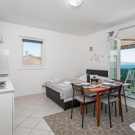 Apartment Stunning In With Kitchen *