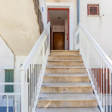 Apartment Stunning In With Kitchen Crikvenica